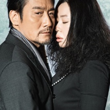 美女自解胸衣给人摸吻